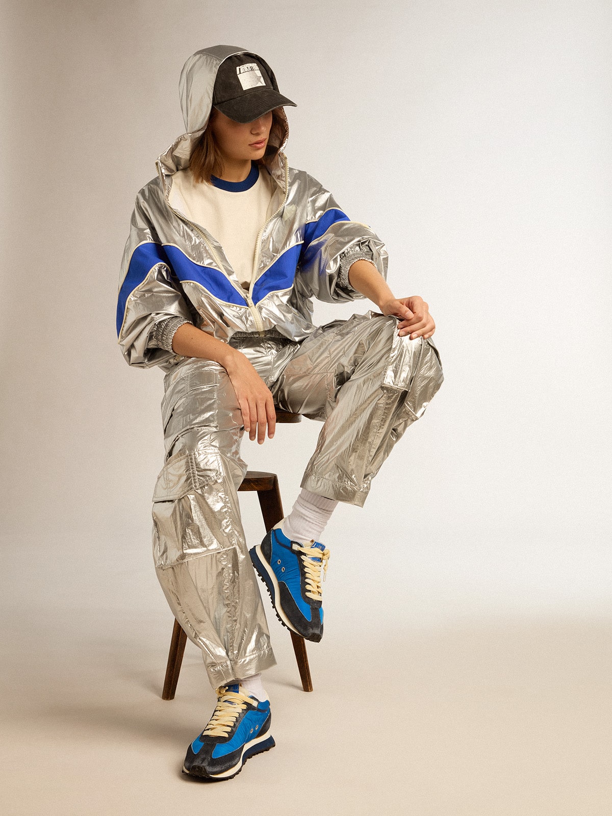 Women’s windcheater in silver technical fabric